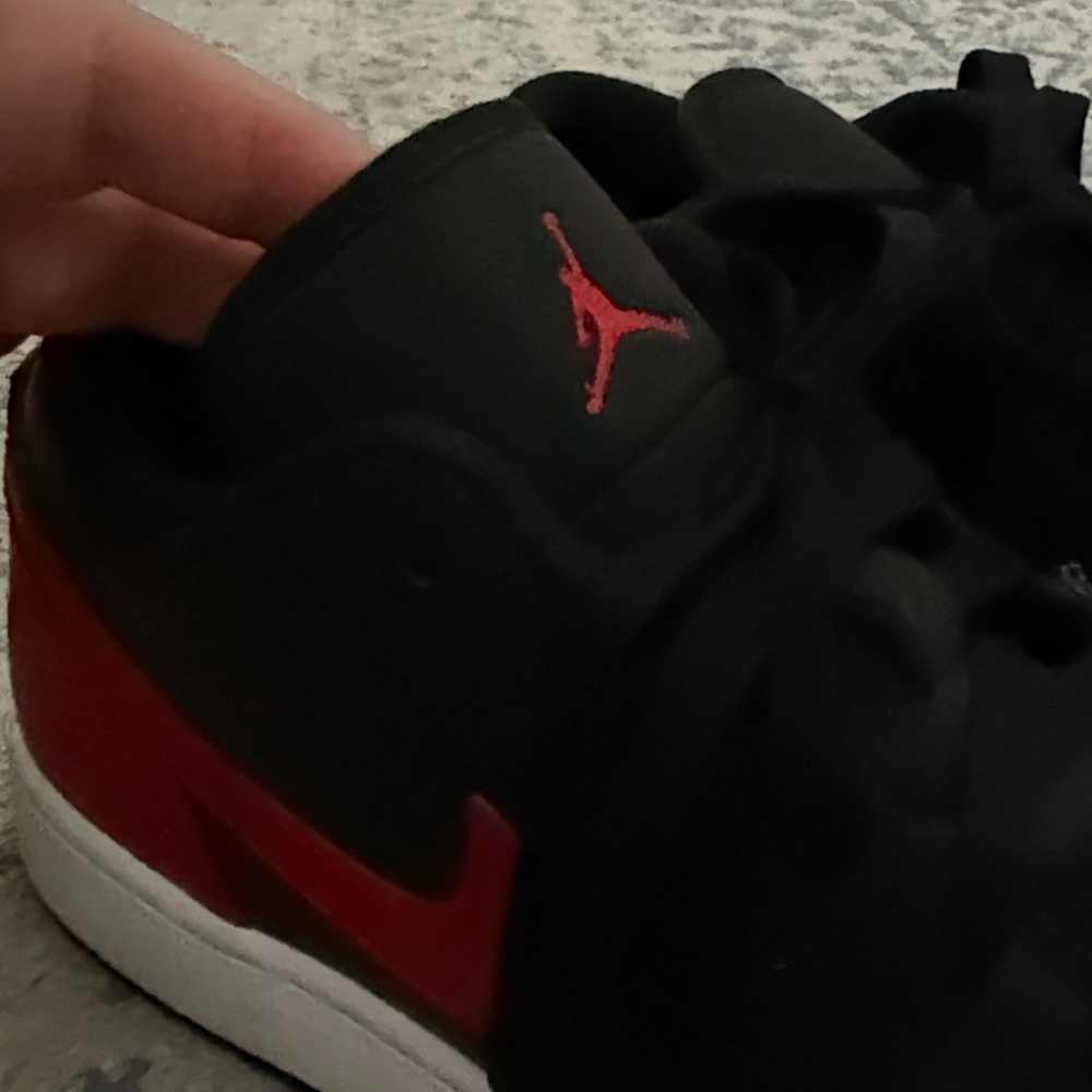 Nike Kids Black and Red Air Jordan Low Top Sneakers like new - Picture 2 of 7